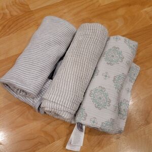 Carter's Swaddle Me 100% Cotton Recieving Blanket Swaddle Blanket Bundle